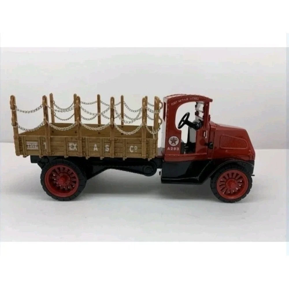 1918 Ertl Collectibles Texaco Die Cast Bank 1918 Mack AC Bulldog Flatbed Truck